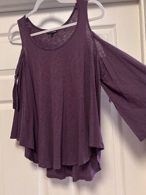 Express Women's Mauve Cold-Shoulder Flowy Top